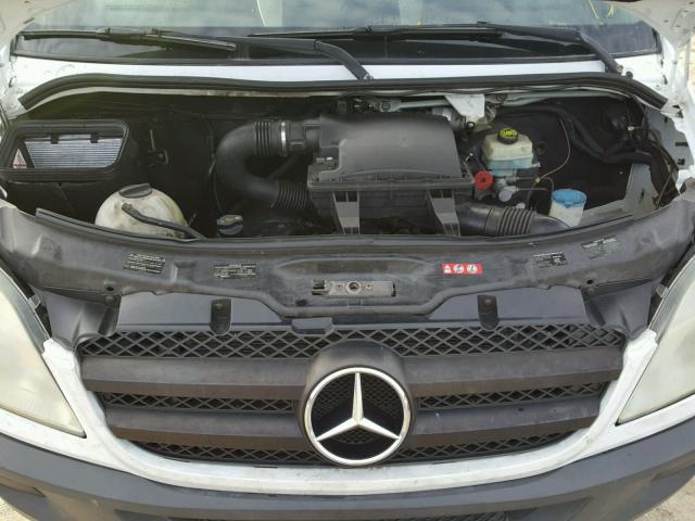 WD4PE7CC5B5518177 - 2011 MERCEDES-BENZ SPRINTER 2 WHITE photo 7