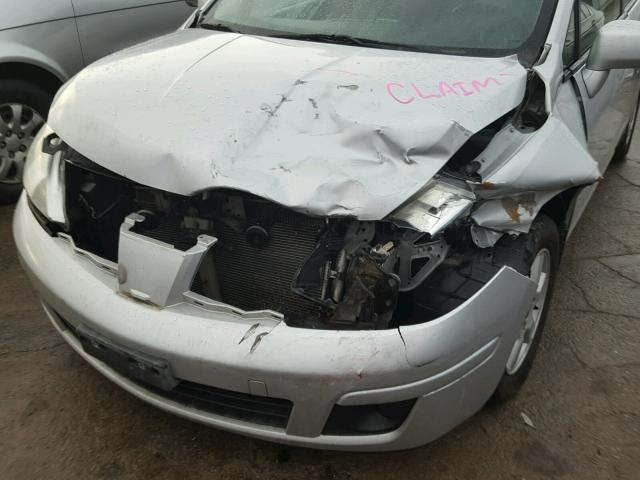 3N1BC13E58L400201 - 2008 NISSAN VERSA S SILVER photo 9