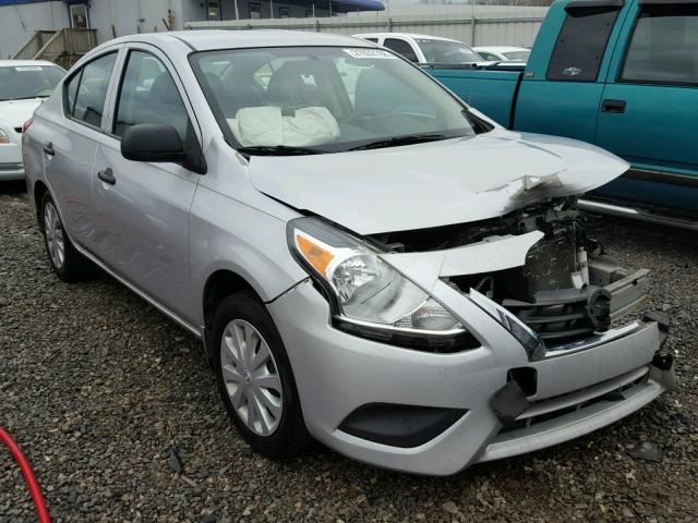 3N1CN7AP2FL809050 - 2015 NISSAN VERSA S SILVER photo 1