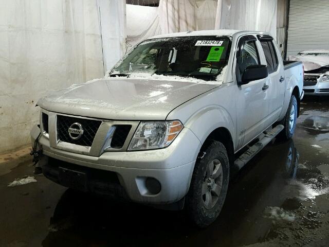 1N6AD0EV2DN731886 - 2013 NISSAN FRONTIER S SILVER photo 2