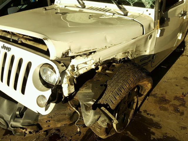 1C4BJWDG2FL764505 - 2015 JEEP WRANGLER U WHITE photo 9