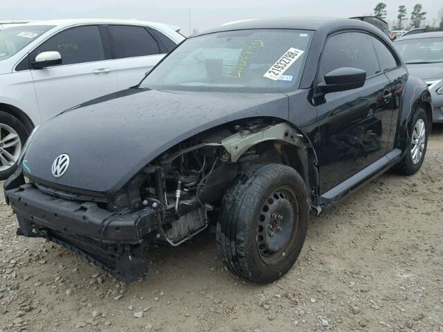 3VWFP7AT1CM624654 - 2012 VOLKSWAGEN BEETLE BLACK photo 2