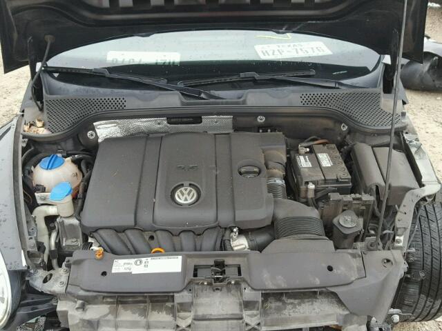 3VWFP7AT1CM624654 - 2012 VOLKSWAGEN BEETLE BLACK photo 7