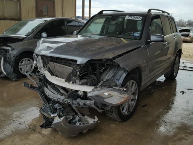 WDCGG5HB9DF958418 - 2013 MERCEDES-BENZ GLK 350 SILVER photo 2