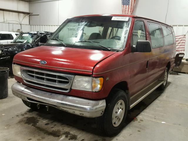 1FBSS31L0WHA48478 - 1998 FORD ECONOLINE MAROON photo 2