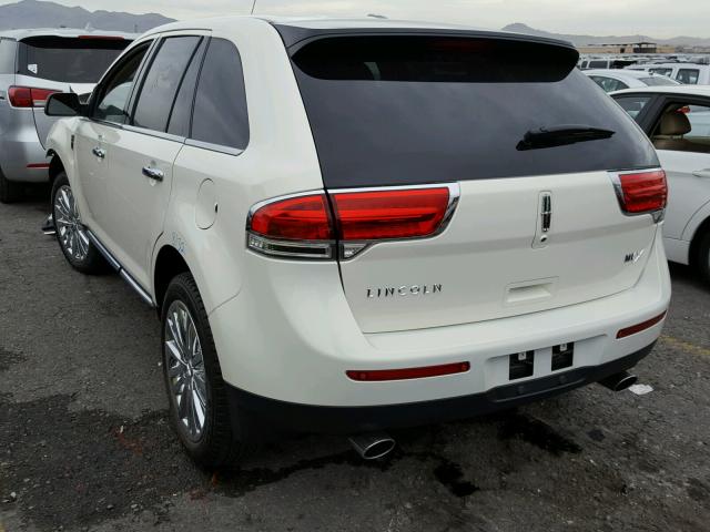 2LMDJ6JK5DBL12451 - 2013 LINCOLN MKX WHITE photo 3