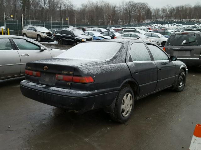 JT2BF28K0W0088591 - 1998 TOYOTA CAMRY LE BLACK photo 4