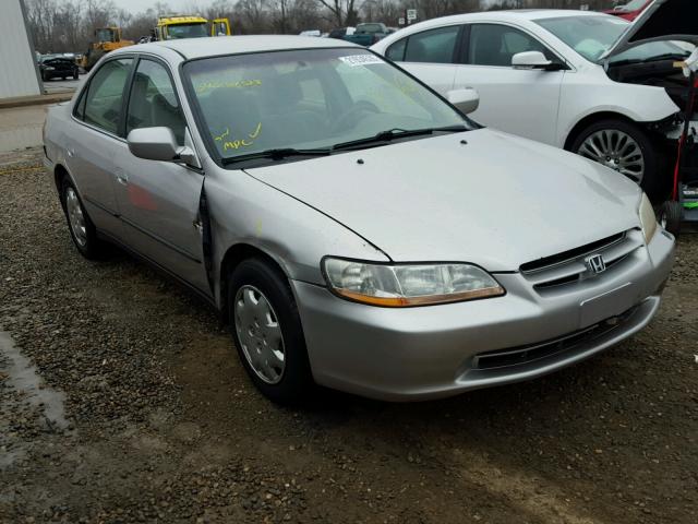 1HGCG5541XA139707 - 1999 HONDA ACCORD LX SILVER photo 1