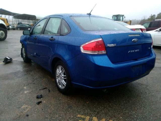 1FAHP3FN9AW174947 - 2010 FORD FOCUS SE BLUE photo 3