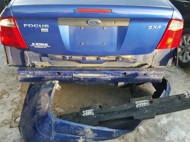 1FAFP34N65W137774 - 2005 FORD FOCUS ZX4 BLUE photo 9