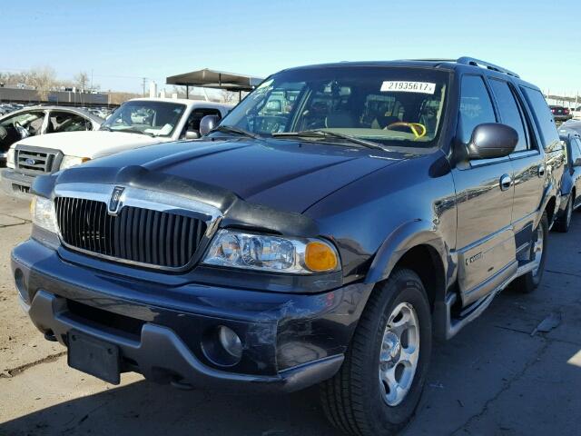 5LMFU28R11LJ13493 - 2001 LINCOLN NAVIGATOR BLUE photo 2