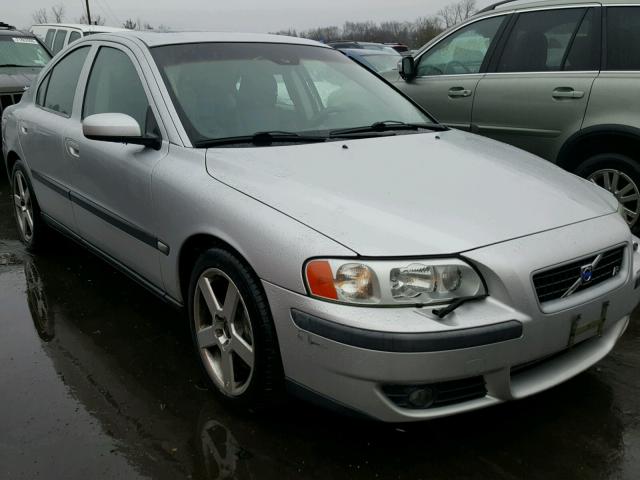 YV1RH52Y142360981 - 2004 VOLVO S60 R ვერცხლისფერი ფოტო 1
