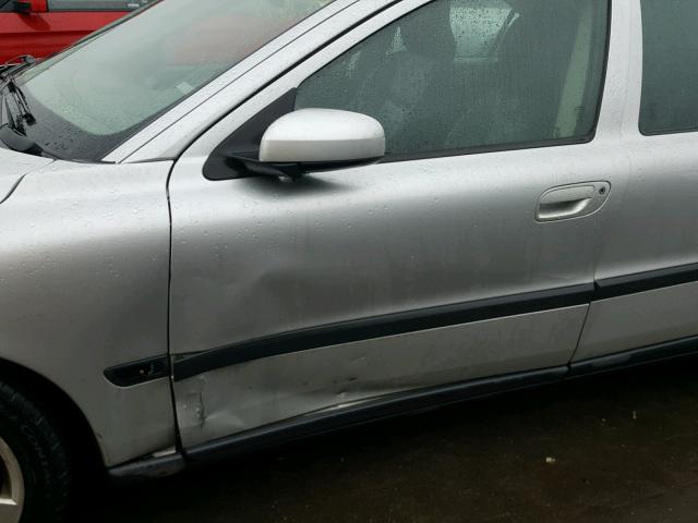 YV1RH52Y142360981 - 2004 VOLVO S60 R ვერცხლისფერი ფოტო 9