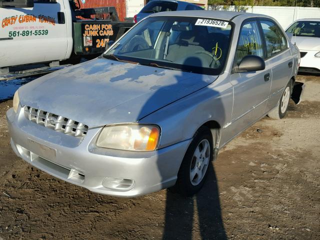 KMHCG45G7YU075106 - 2000 HYUNDAI ACCENT GL SILVER photo 2