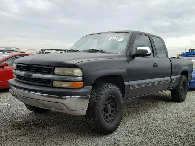 2GCEC19V4X1270624 - 1999 CHEVROLET SILVERADO BLACK photo 2