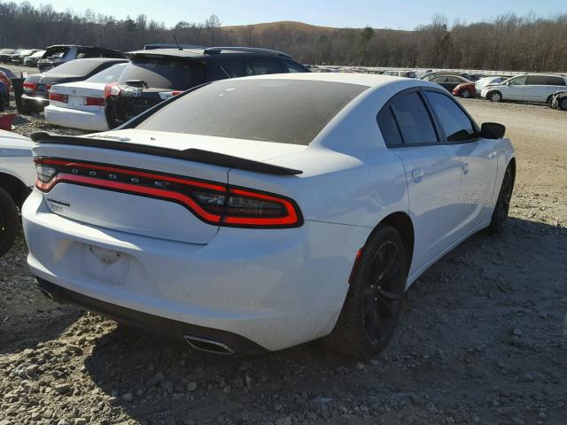 2C3CDXBG1GH355905 - 2016 DODGE CHARGER SE WHITE photo 4