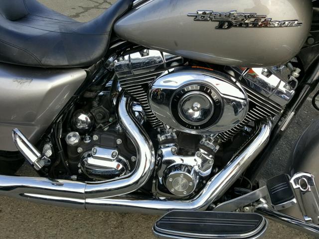 1HD1KB4359Y622010 - 2009 HARLEY-DAVIDSON FLHX SILVER photo 7