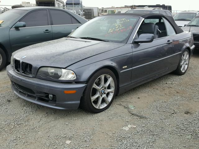 WBABS33482PG87905 - 2002 BMW 325 CI GRAY photo 2