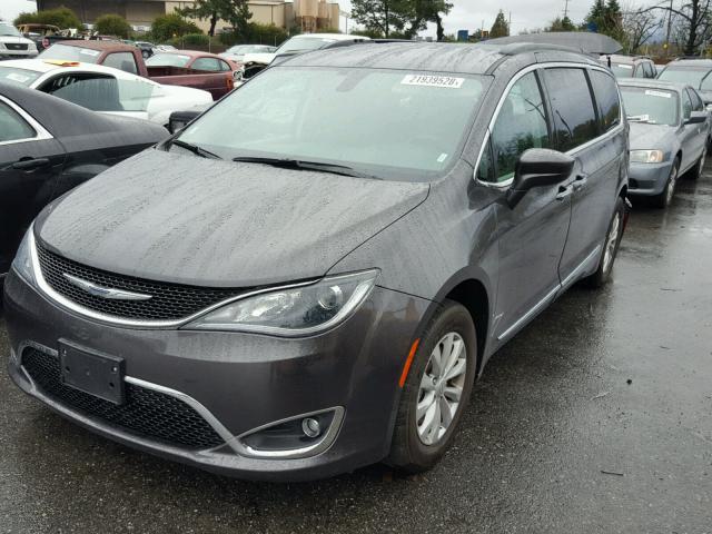 2C4RC1BG2HR576379 - 2017 CHRYSLER PACIFICA T GRAY photo 2