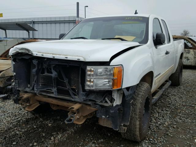 2GTEK19J981154076 - 2008 GMC SIERRA K15 WHITE photo 2