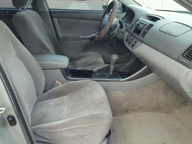 JTDBE32K530239896 - 2003 TOYOTA CAMRY LE SILVER photo 5