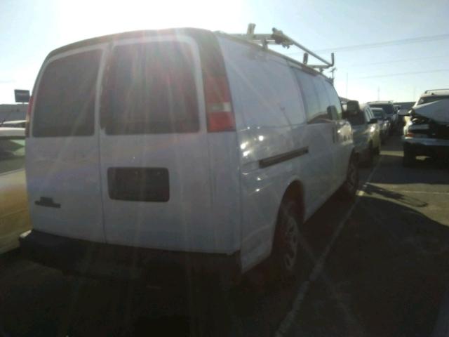 1GCUGADX6A1109519 - 2010 CHEVROLET EXPRESS G1 WHITE photo 4