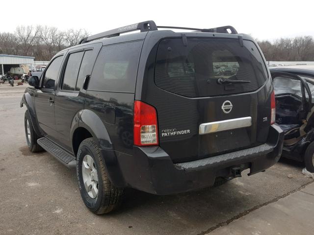 5N1AR18W65C709042 - 2005 NISSAN PATHFINDER BLACK photo 3