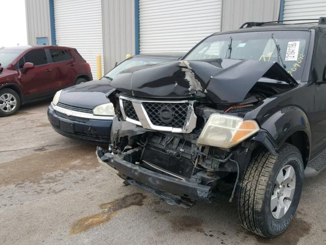 5N1AR18W65C709042 - 2005 NISSAN PATHFINDER BLACK photo 9