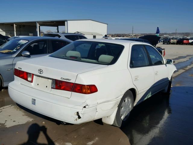 4T1BG22K5YU956220 - 2000 TOYOTA CAMRY CE WHITE photo 4