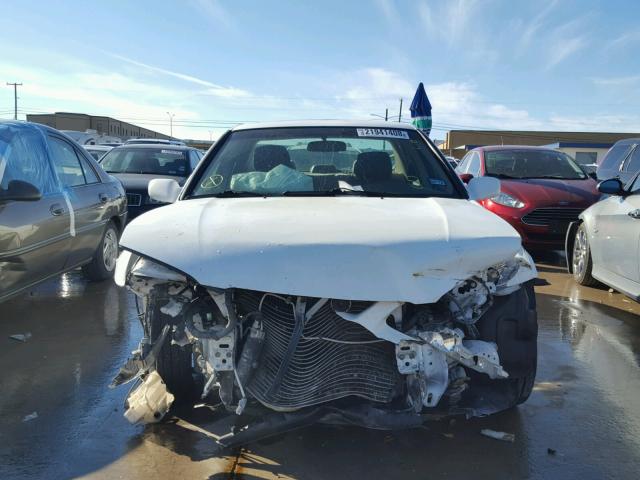 4T1BG22K5YU956220 - 2000 TOYOTA CAMRY CE WHITE photo 9