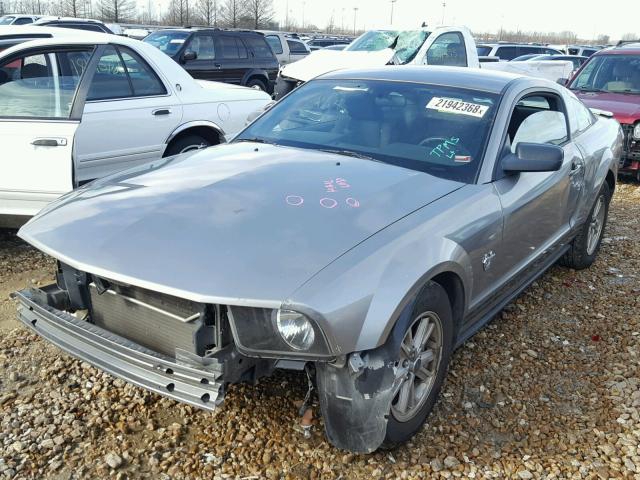 1ZVHT80NX95126674 - 2009 FORD MUSTANG BROWN photo 2