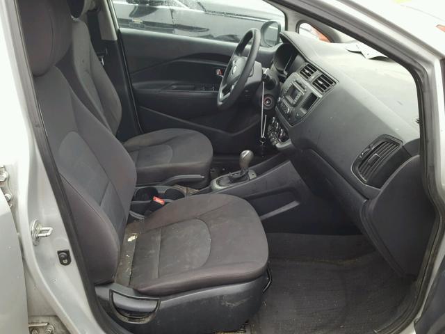 KNADM4A3XD6173613 - 2013 KIA RIO LX Արծաթագույն լուսանկար 5