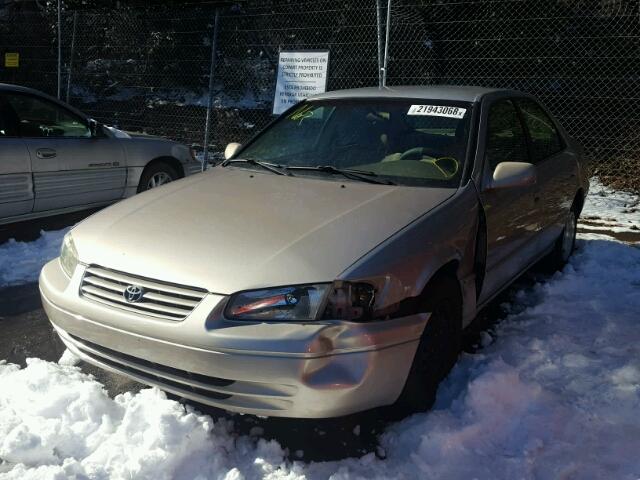 4T1BG22K5WU364328 - 1998 TOYOTA CAMRY CE BEIGE photo 2