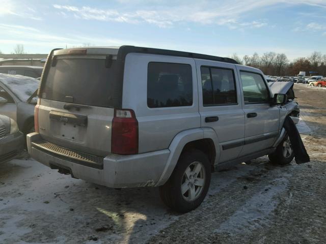 1J8HG48K86C134315 - 2006 JEEP COMMANDER SILVER photo 4