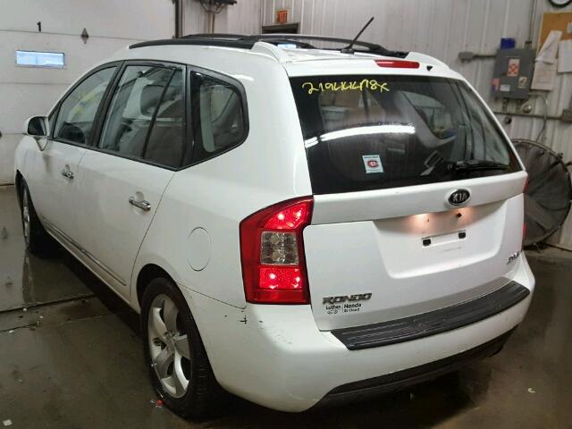 KNAFG526077090690 - 2007 KIA RONDO LX WHITE photo 3