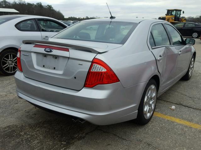 3FAHP0HA9AR243826 - 2010 FORD FUSION SE SILVER photo 4