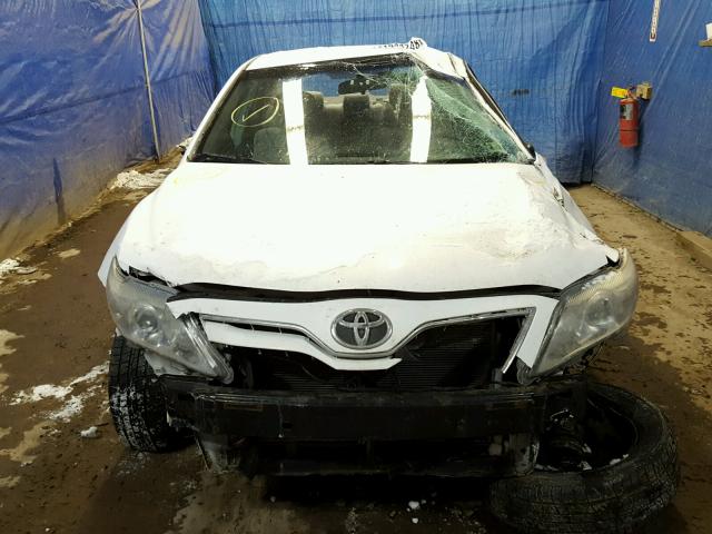 4T1BF3EK9AU534087 - 2010 TOYOTA CAMRY BASE WHITE photo 9