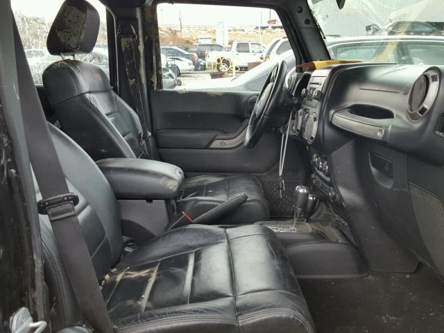 1C4BJWDG3CL274165 - 2012 JEEP WRANGLER U BLACK photo 5