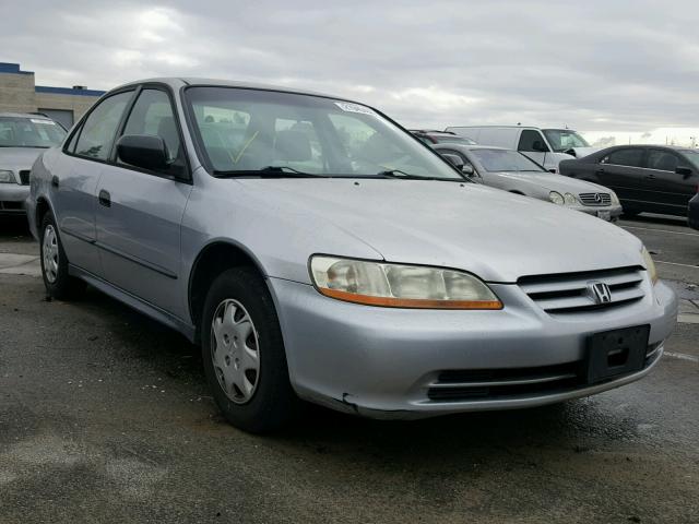 JHMCF85411C000366 - 2001 HONDA ACCORD DX SILVER photo 1