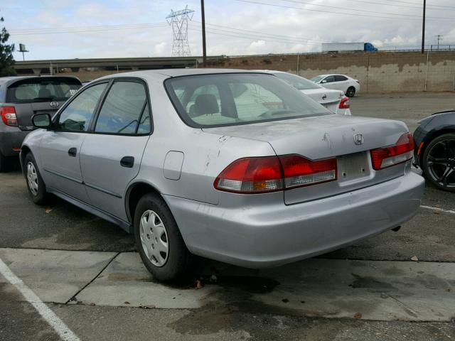 JHMCF85411C000366 - 2001 HONDA ACCORD DX SILVER photo 3