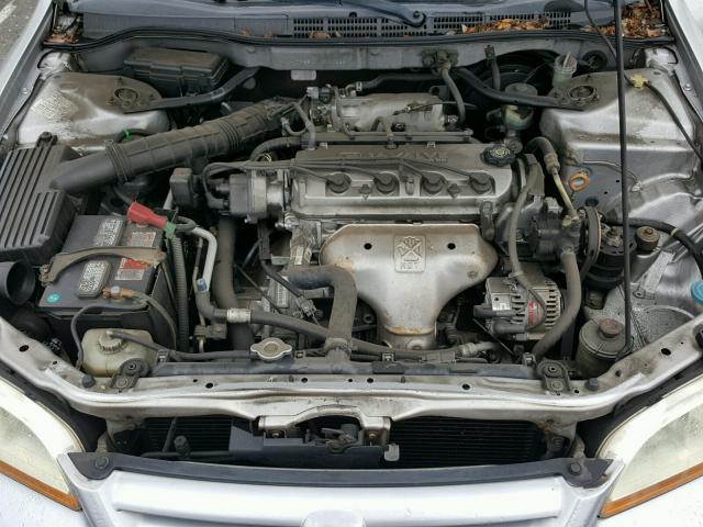 JHMCF85411C000366 - 2001 HONDA ACCORD DX SILVER photo 7