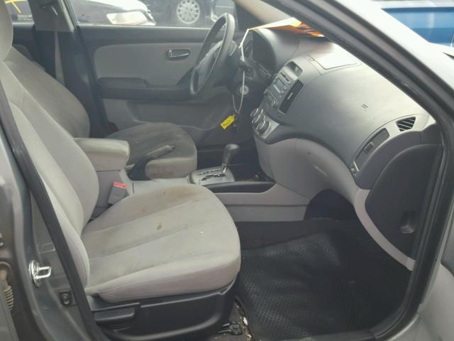 KMHDU4AD8AU917594 - 2010 HYUNDAI ELANTRA BL GRAY photo 5