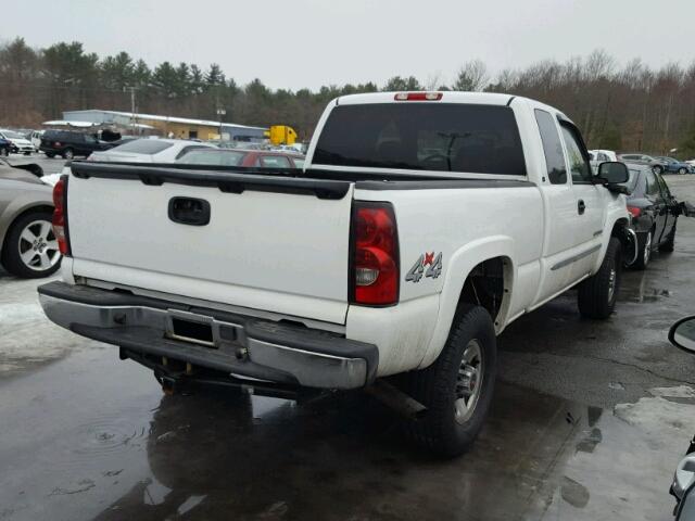 1GTHK29U04E221816 - 2004 GMC SIERRA K25 WHITE photo 4