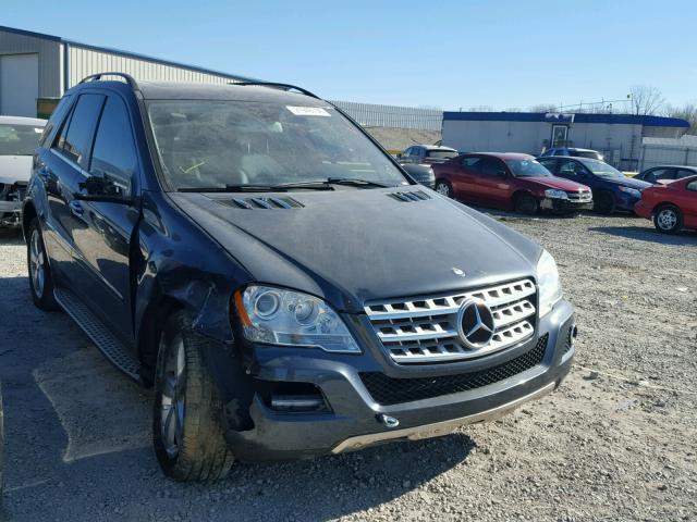 4JGBB8GB7BA687821 - 2011 MERCEDES-BENZ ML 350 4MA GRAY photo 1