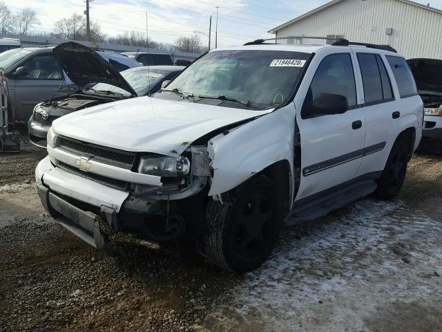 1GNDT13S722512607 - 2002 CHEVROLET TRAILBLAZE WHITE photo 2