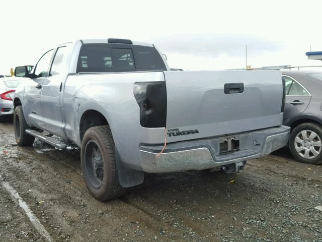 5TFRM5F1XAX019883 - 2010 TOYOTA TUNDRA DOU SILVER photo 3