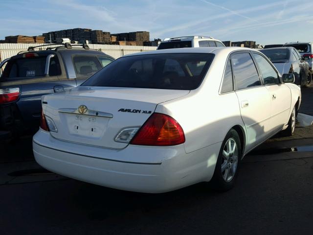 4T1BF28B42U231306 - 2002 TOYOTA AVALON XL WHITE photo 4