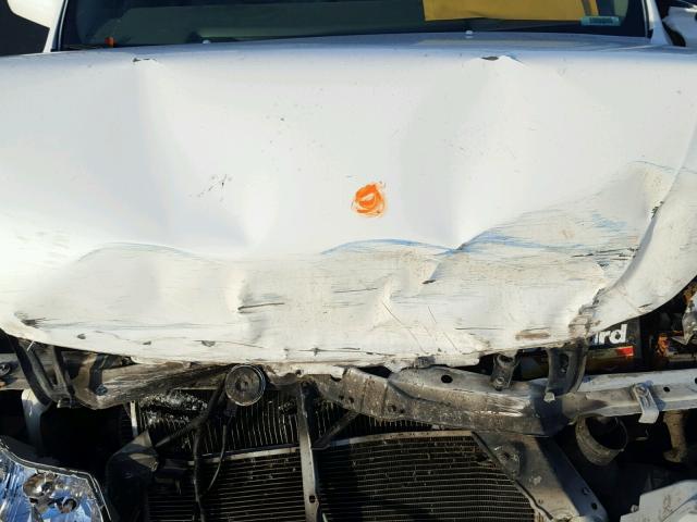 4T1BF28B42U231306 - 2002 TOYOTA AVALON XL WHITE photo 7