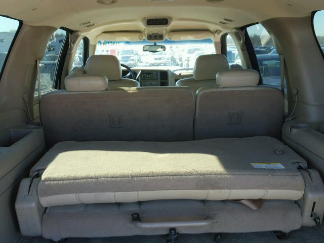 1GNEC16Z12J287054 - 2002 CHEVROLET SUBURBAN C TAN photo 9