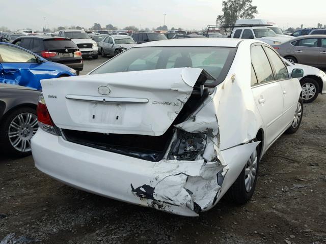 4T1BE30K85U583023 - 2005 TOYOTA CAMRY LE WHITE photo 4